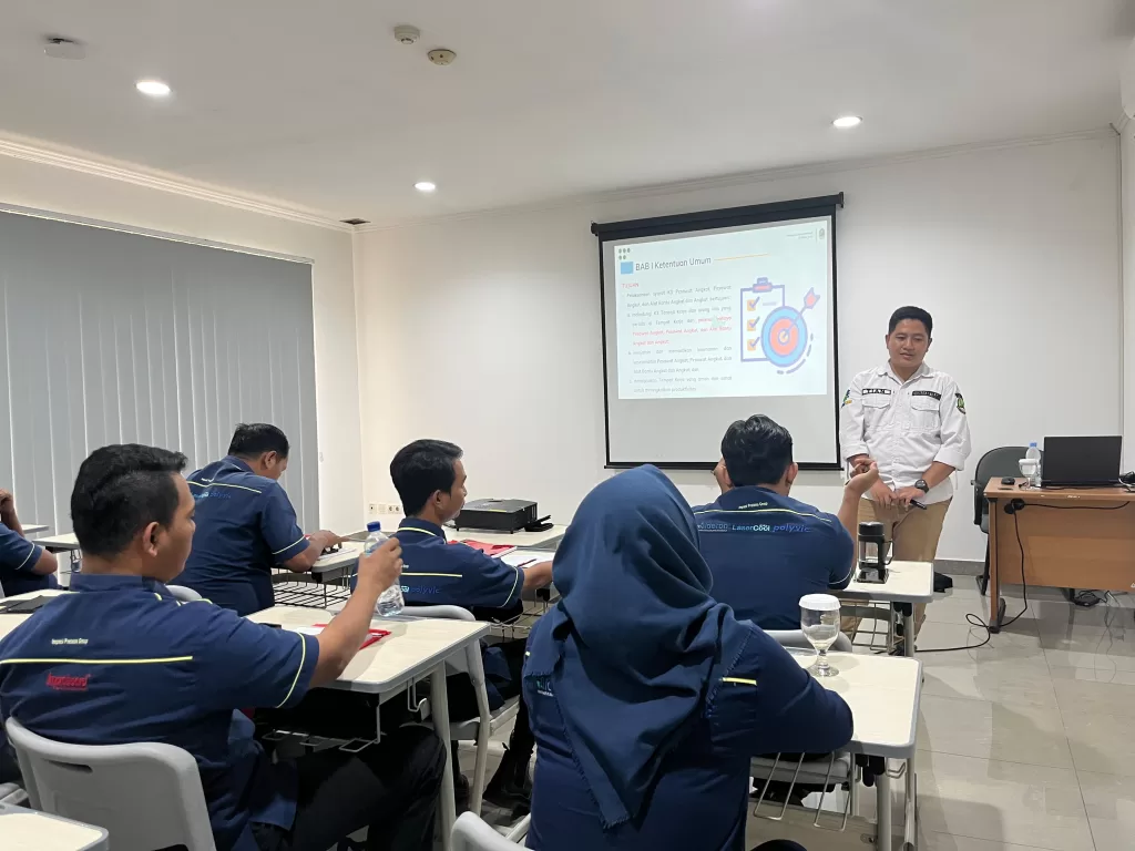 Pelatihan dan Sertifikasi Operator Forklift UPC
